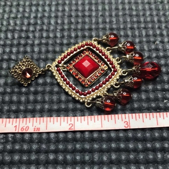 🏵 Bolly Holly Chandelier Earrings 🏵 - Picture 5 of 5